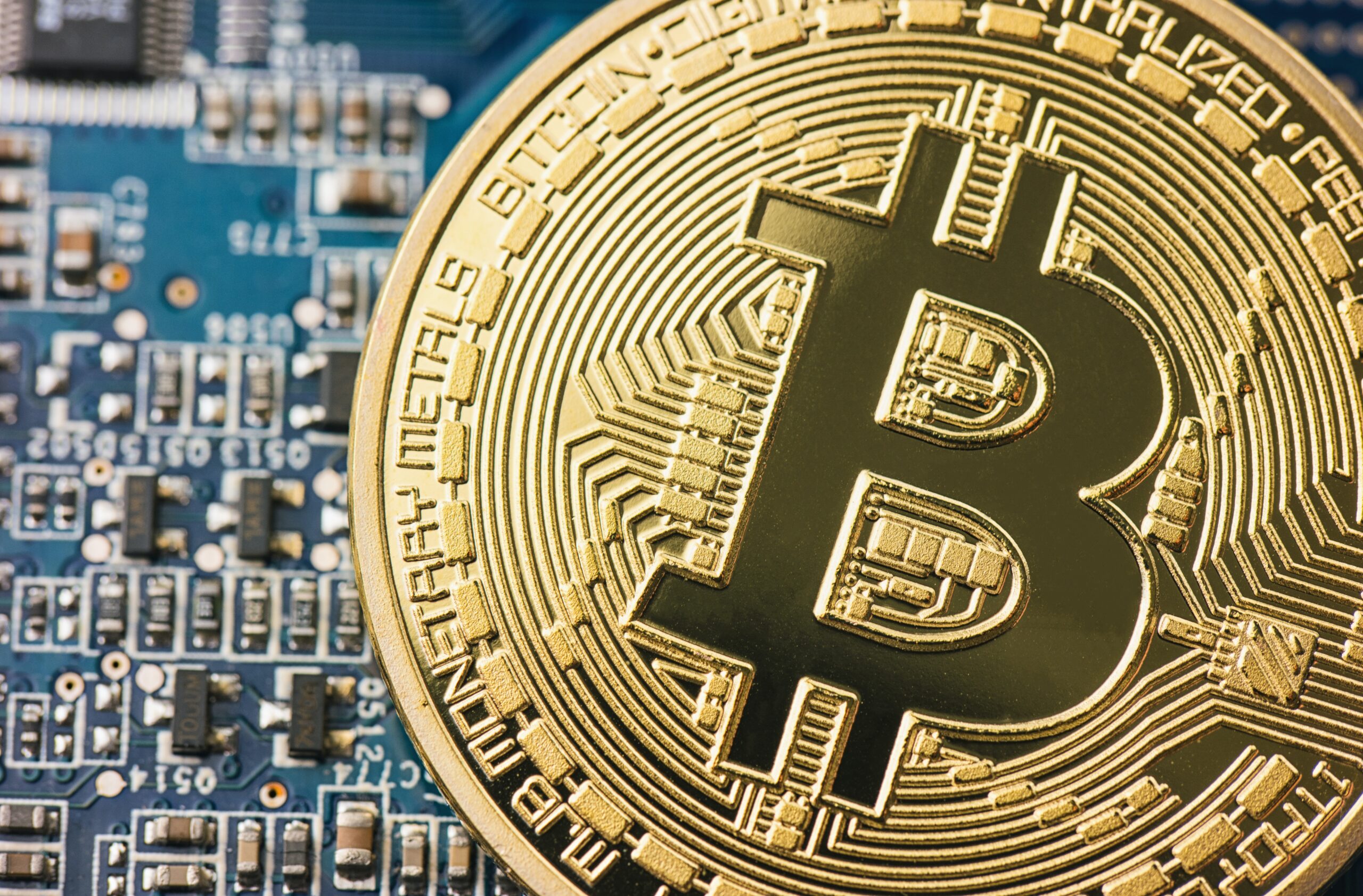 What is a decentralized exchange (DEX)?